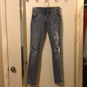Destroyed jeans